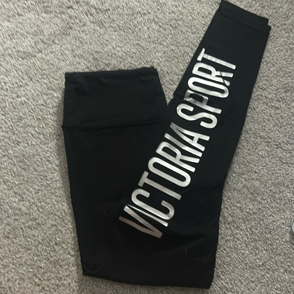 High-waisted black leggings!